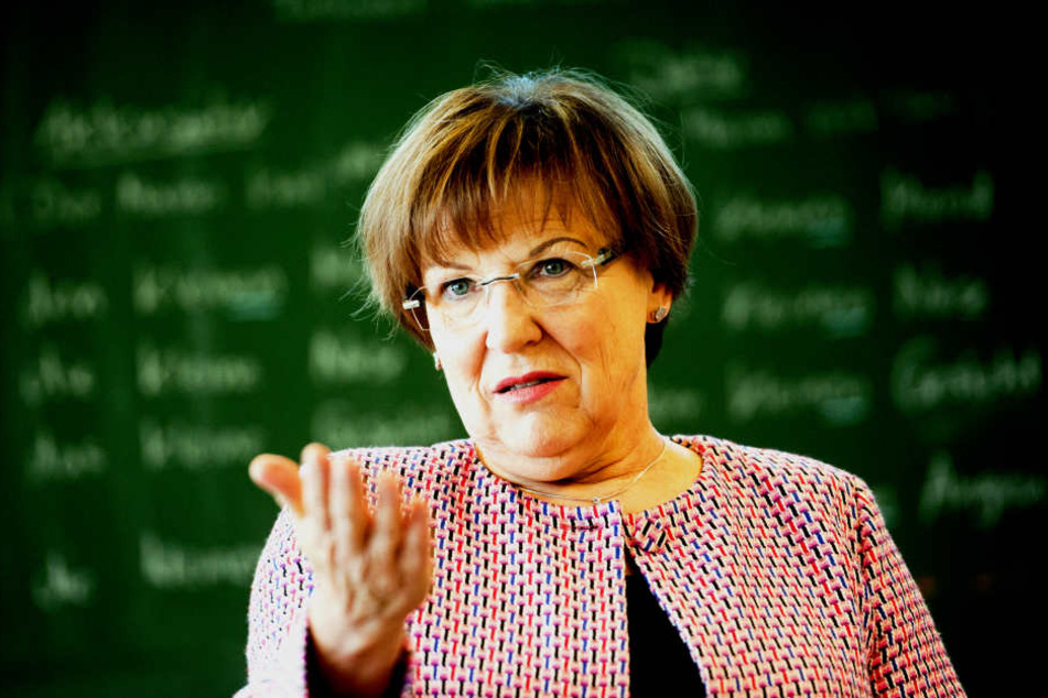 Kultusministerin Brunhild Kurth (62, CDU) hatte nicht mit einem Ansturm auf
die Gymnasien gerechnet.
