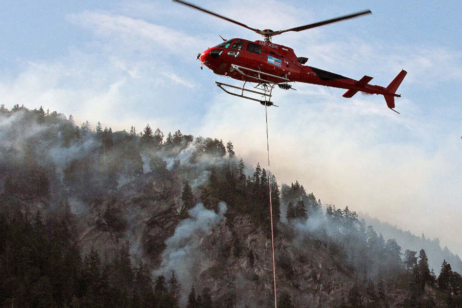 Ein Brand im Bergwald oberhalb von Oberaudorf hält seit Tagen die Feuerwehr in Atem.