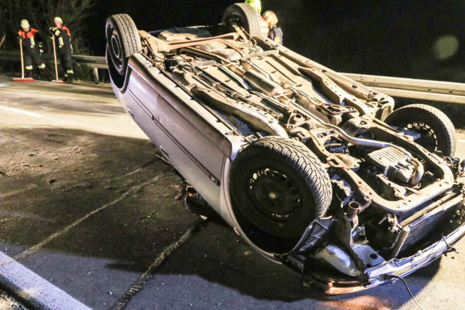 Ein Opel-Fahrer hat die Kontrolle über sein Auto verloren - mit schlimmen Folgen.