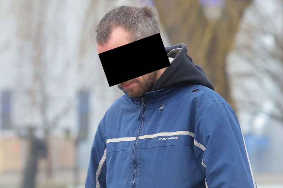 Sichere Hand, aber kriminelle Tat: Thomas S. (32) entsorgte alte Granaten auf seine Art.