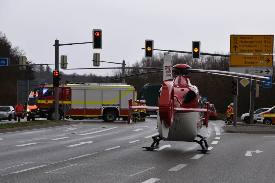 Ein Rettungshubschrauber brachte das Kind in eine Klinik.
