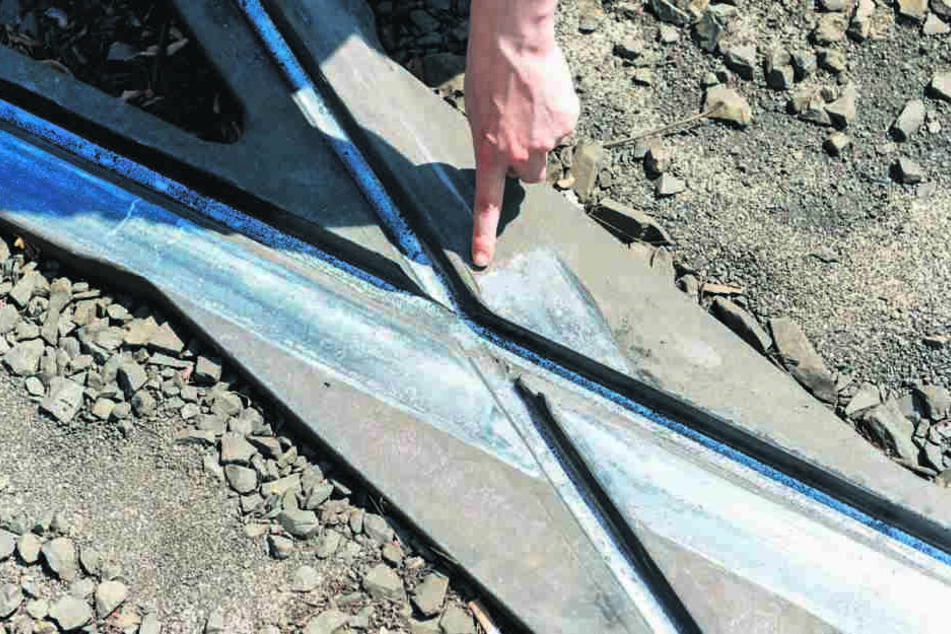 18 Jahre Bahnverkehr hinterließen deutliche Abnutzungsspuren auf den Schienen.