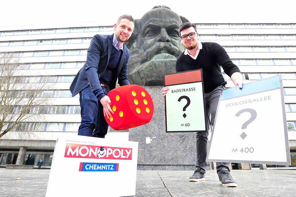 Florian Freitag (30, l.) und Lukas Lenk (22) brachten schon das Chemnitzer Monopoly auf den Markt. Jetzt folgt das Puzzle.