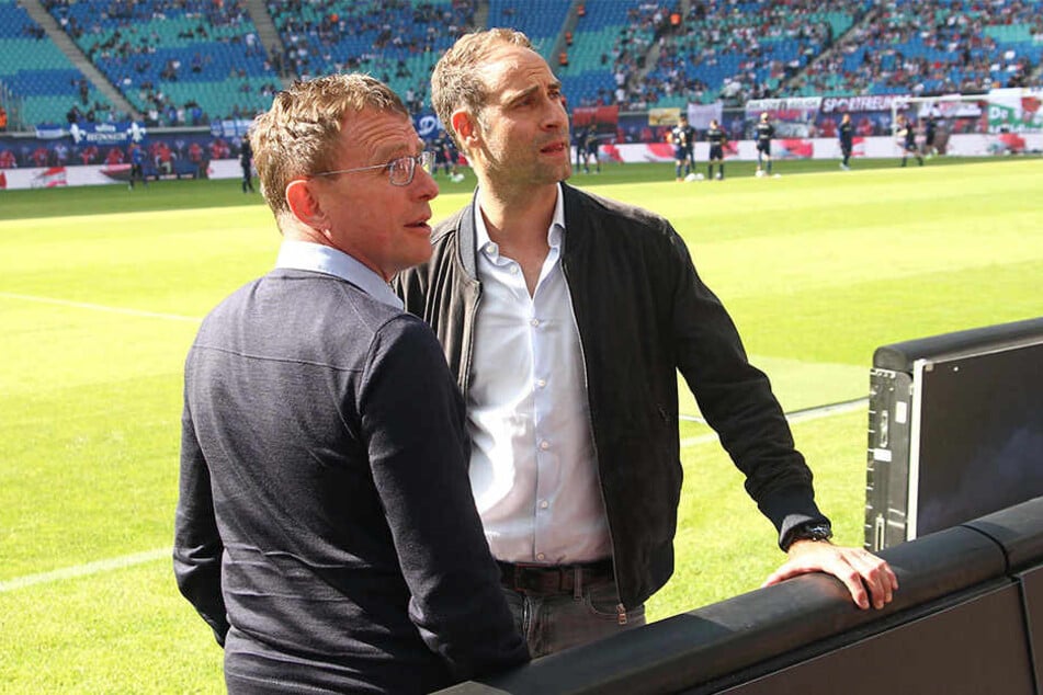 Sonnige Aussichten und der Blick nach oben: Wenn es nach Geschäftsführer Oliver Mintzlaff (r.) geht, soll der Vertrag mit Sportdirektor Ralf Rangnick (l.) langfristig verlängert werden.