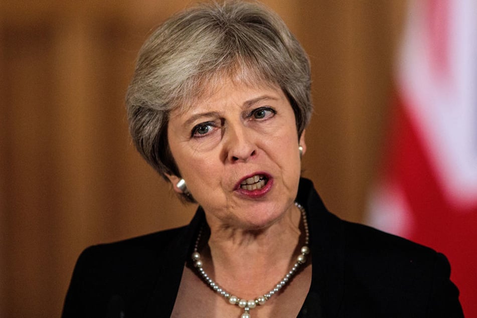 Theresa May, Premierministerin von Großbritannien, spricht in der Downing Street.