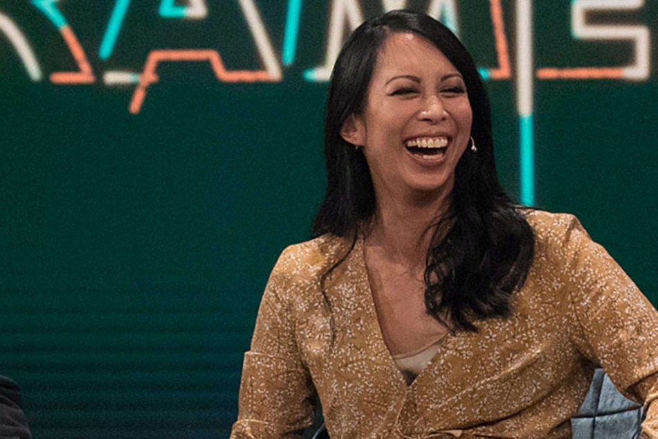 Minh-Khai Phan-Thi sitzt am Sonntagabend in der WDR-Show "Geheimniskrämer".
