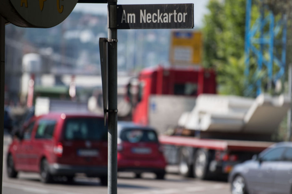 Gilt als Feinstaub-Hotspot: die Straße Am Neckartor in Stuttgart. (Archivbild)