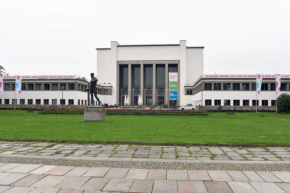 Das Hygiene-Museum: 1930 erbaut, 1945 stark zerstört, dann wieder aufgebaut. Nach der Wende jahrelang saniert.