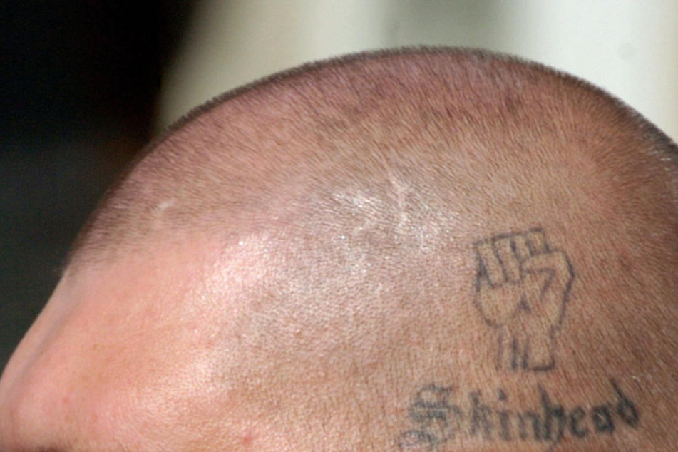 Ein Skinheadkonzert im Kreis Ravensburg hat einen Großeinsatz der Polizei ausgelöst. (Symbolbild)