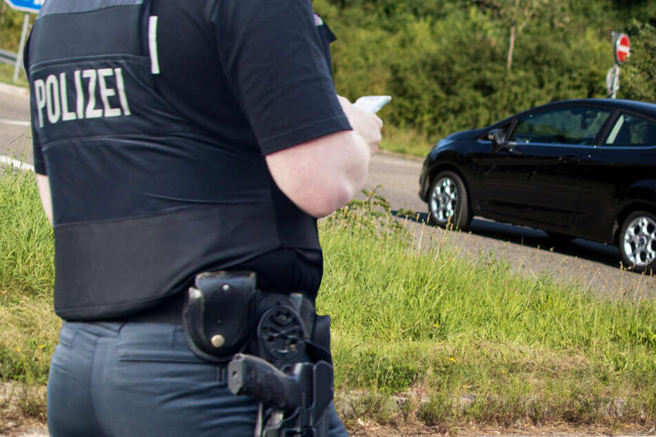 Die Polizei machte sich umgehend auf den Weg zu dem Autobahn-Zubringer (Symbolbild).