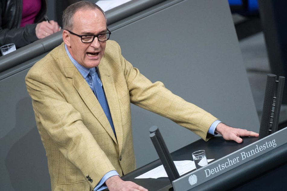 Der rechtspolitische AfD-Sprecher Roman Reusch (64) bei einer Rede im Bundestag. (Archivbild)