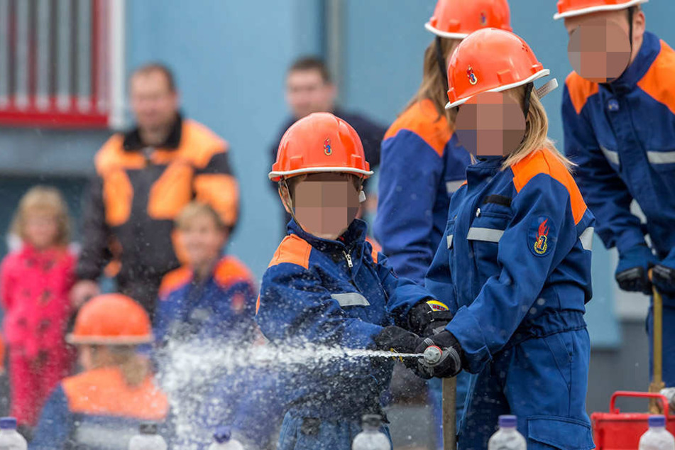 Der mögliche Missbrauch eines Kindes überschattet die Feuerwehr Helbra. 15 Kameraden sind am Freitag plötzlich ausgestiegen - deshalb? (Symbolbild)