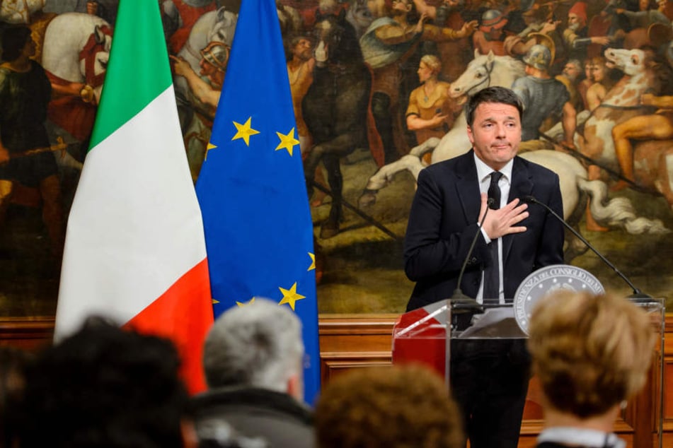 Renzi bei seiner Rede im Palazzp Chigi in Rom.