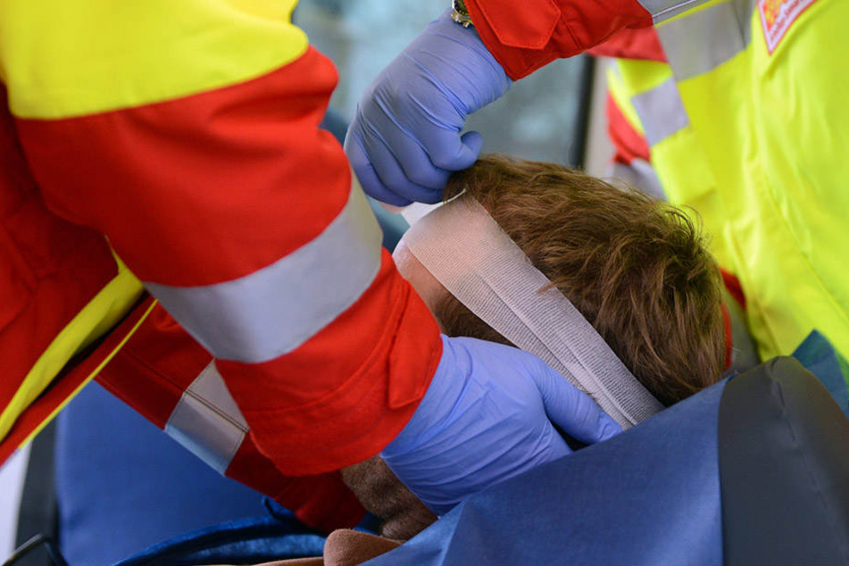 Der 21-Jährige lehnte im Krankenhaus einen chirurgischen Eingriff ab, nachdem ihm ein Stück seines Ohrs abgebissen wurde. (Symbolbild)