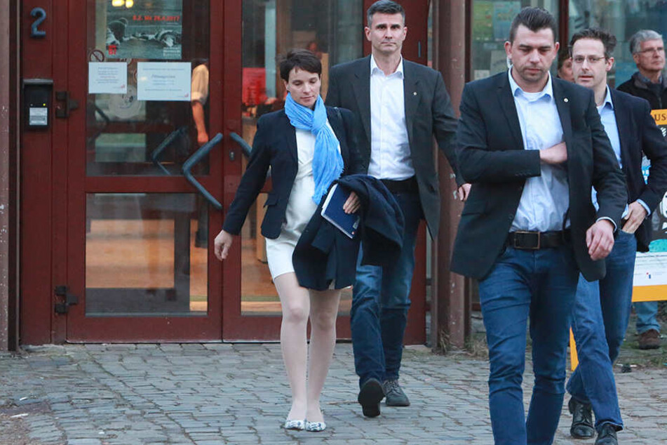 Kommen im April nicht nochmal nach Bielefeld. Frauke Petry (li.) und ihr Mann Marcus Pretzell (re.).
