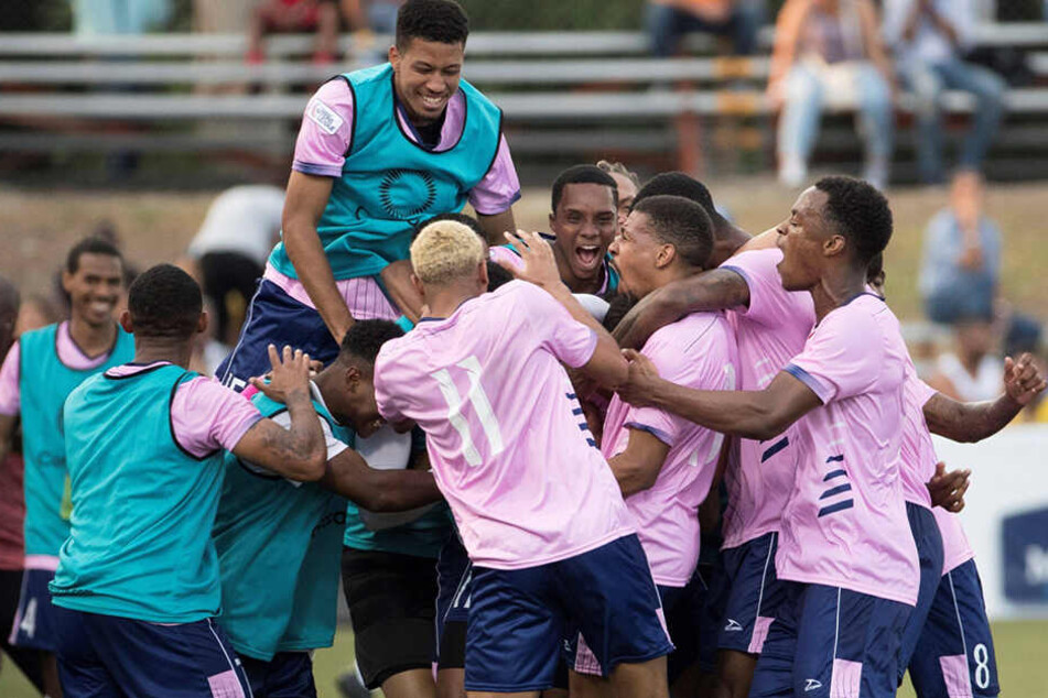 Riesenjubel: Fußballzwerg Bermuda hat sich erstmals in der Geschichte für den CONCACAF Gold Cup qualifiziert.