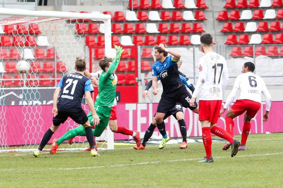 Tor für Zwickau: Ronny König trifft zum 0:2.