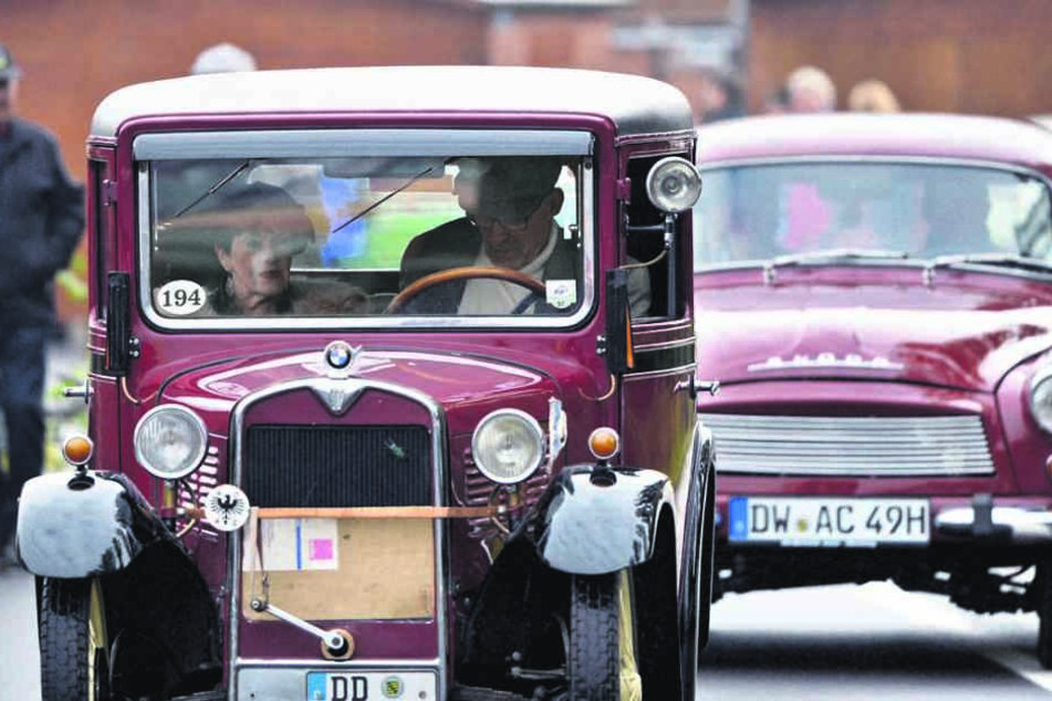 Oldtimer wie dieser BMW Dixi sind echte Hingucker.