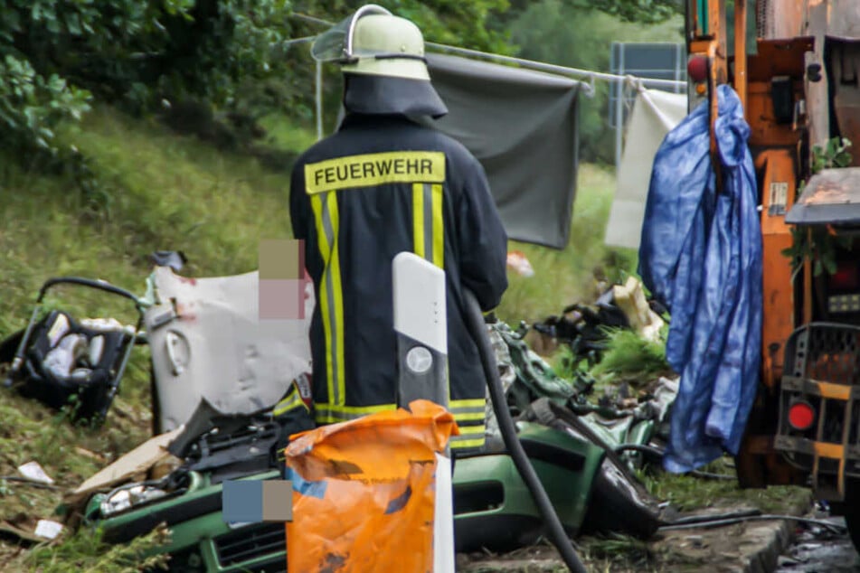 Alle fünf Insassen des Autos kamen ums Leben. Das jüngste Opfer war erst wenige Wochen alt.