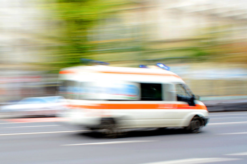 Der Motorradfahrer verunglückte tödlich bei einer Kollision auf der Gegenfahrbahn. (Symbolbild)
