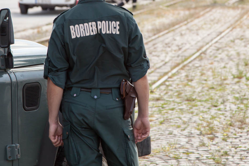 Italienische Grenzpolizisten fanden den Jungen in einem Güterzug. (Symbolbild)