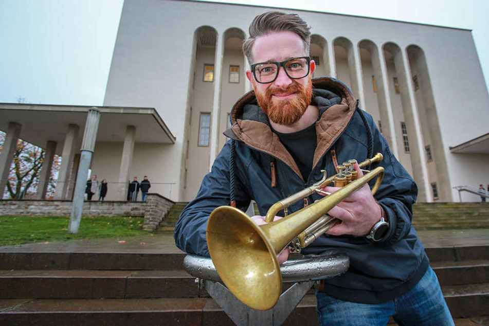 Manuel Viehmann (34) hat bei den Bremer Stadtmusikanten noch ein fünftes Tier entdeckt.