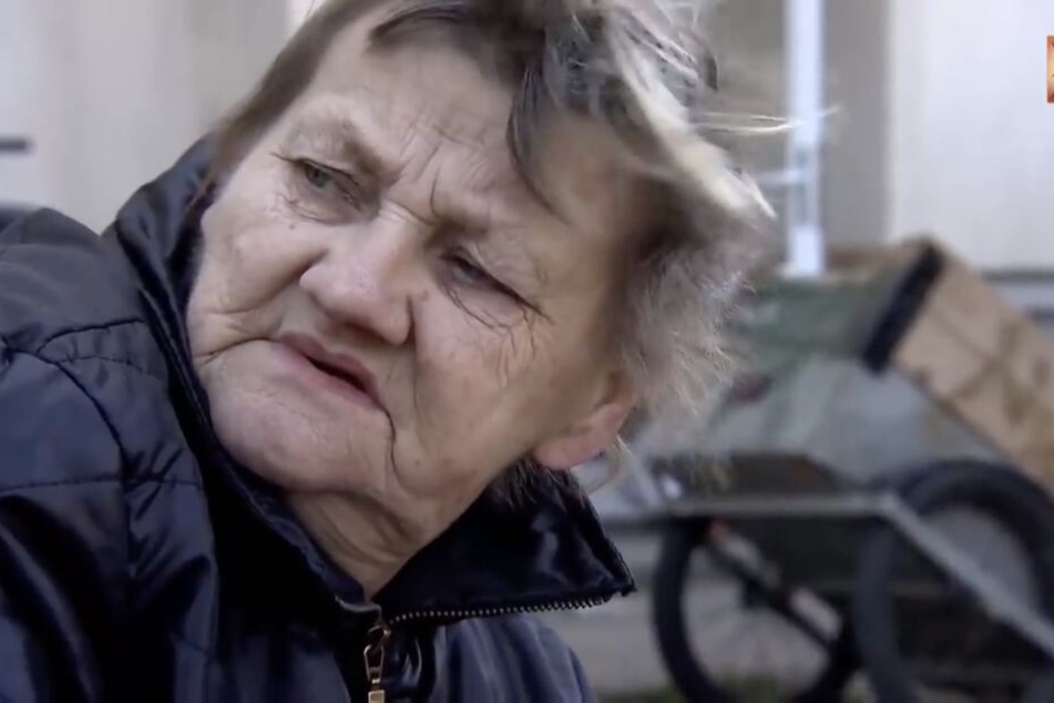 Am liebsten würde sie sich einen Strick nehmen und sich aufhängt, sagt die 65-Jährige aufgrund ihrer mittlerweile kompletten Obdachlosigkeit.