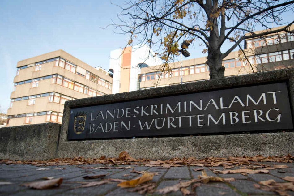 Stuttgart: Der Schriftzug "Landeskriminalamt Baden-Württemberg" ist vor dem Gebäude zu sehen.