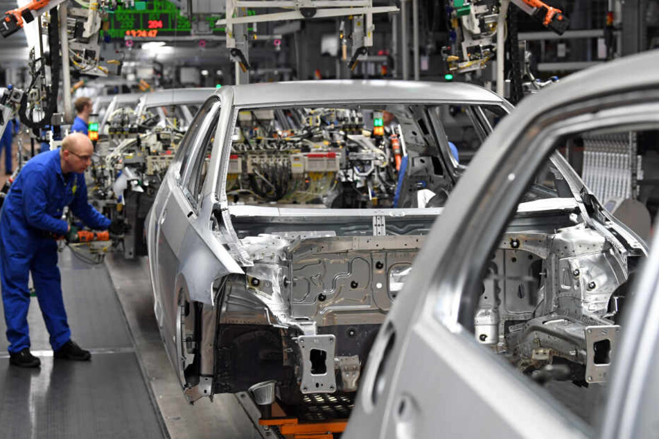 Betroffen sind laut VW "einige Hundert" Mitarbeiter der Golfproduktion an einer von zwei Fertigungslinien. (Symbolbild)