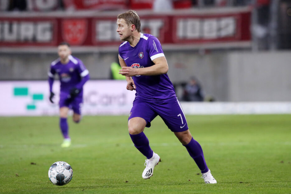 Jan Hochscheidt hat seinen Vertrag beim FC Erzgebirge bis 2023 verlängert.