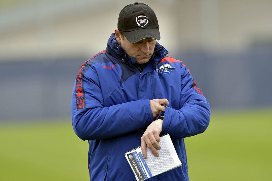 Wie im letzten Winter bleibt der SCP mit Trainer Steffen Baumgart (45) in Ostwestfalen.