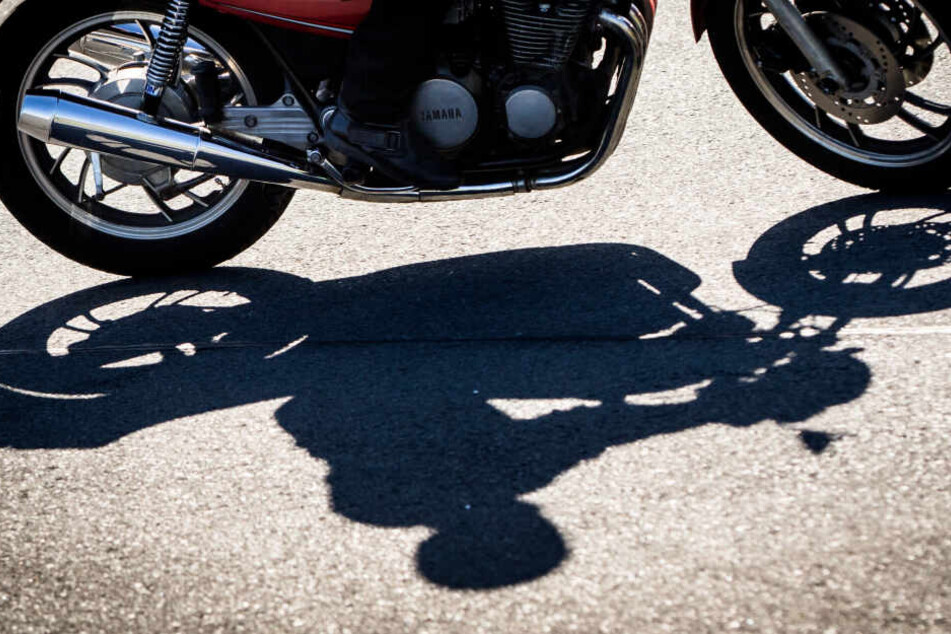 Demnächst sollen Autofahrer ohne Zusatzprüfung aufs Motorrad dürfen.