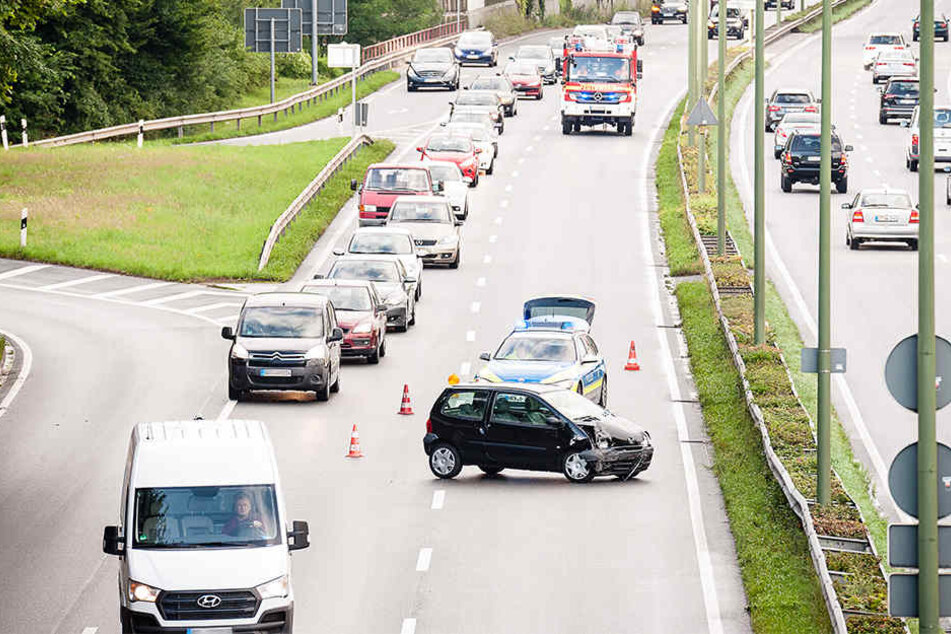 Verkehrsbehinderungen waren die Folge des Auffahrunfalls.