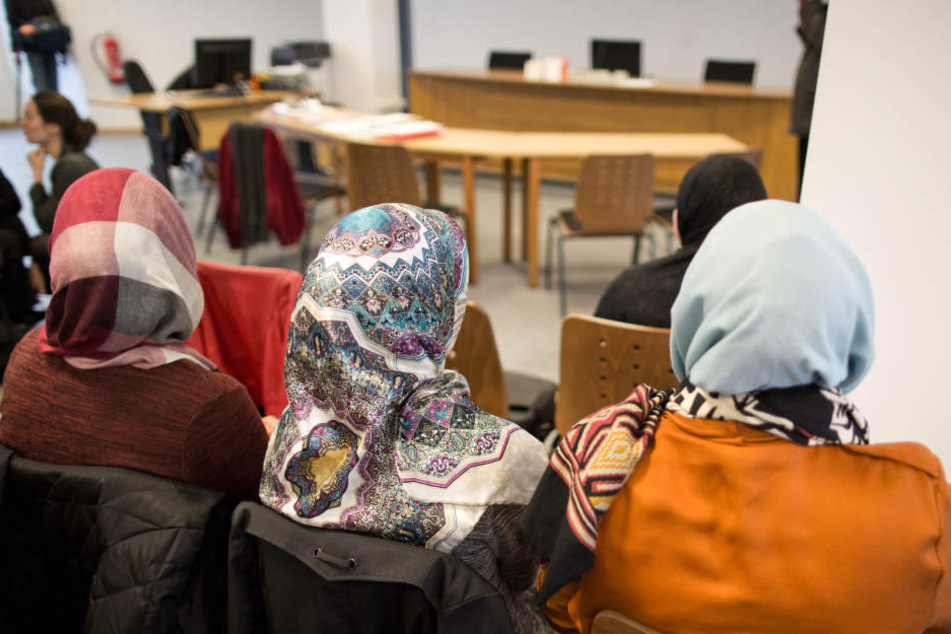 Die Frau war wegen ihres Kopftuches nicht als Lehrerin in Berlin eingestellt worden. Dafür bekomm sie jetzt Entschädigung.