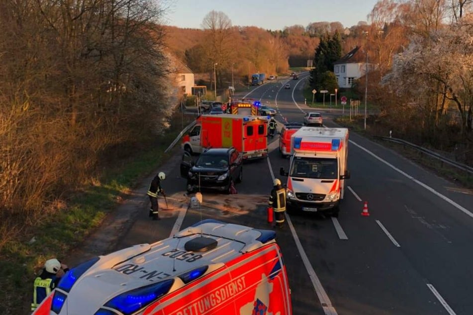 Die Polizei musste zu einem Zusammenstoß mit vier Verletzten im Bereich Bochumer Str./Hopener Weg in Sprockhövel ausrücken.
