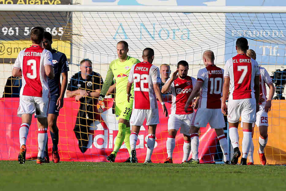 Grund zum Jubel hatten die Spieler von Ajax Amsterdam am Samstag genug.