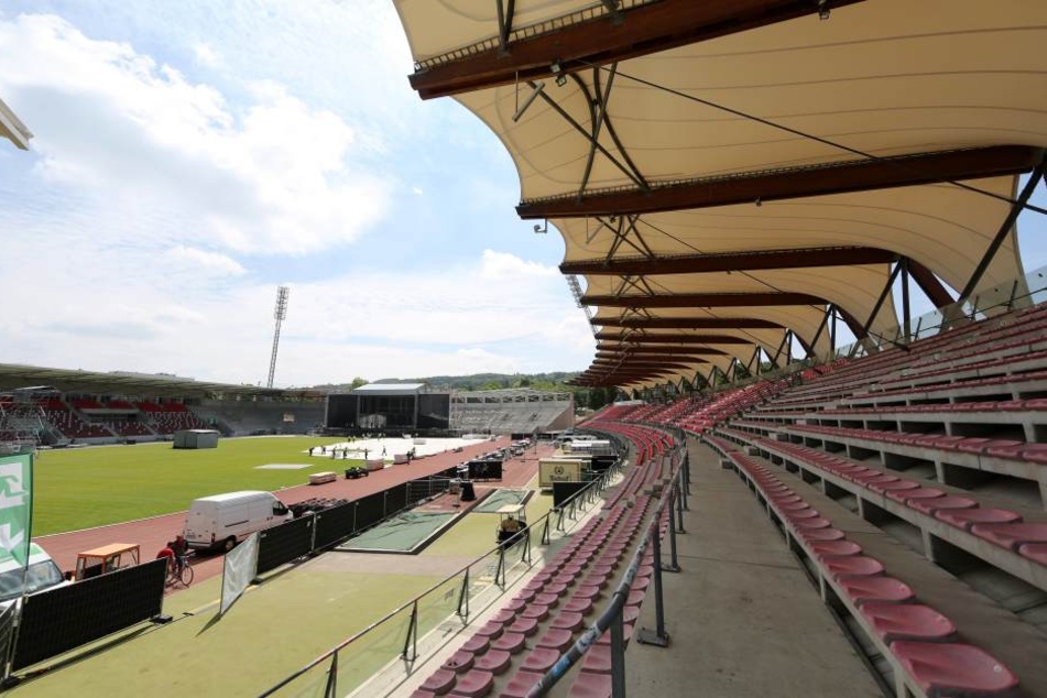 Nach dem Umbau des Steigerwaldstadions hat die Betreibergesellschaft finanzielle Probleme.