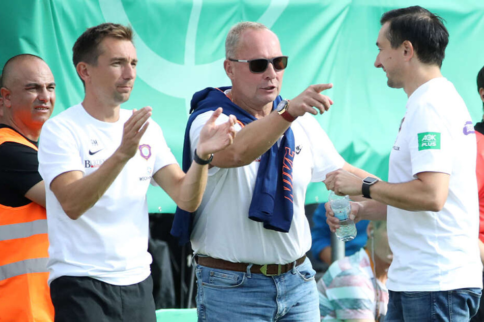 Helge Leonhardt (M.) mit André (l.) und Daniel Meyer.