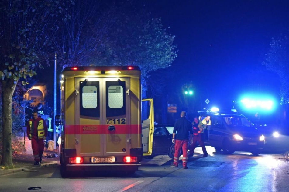 Abendlicher Einsatz für die Rettungskräfte auf der B96.