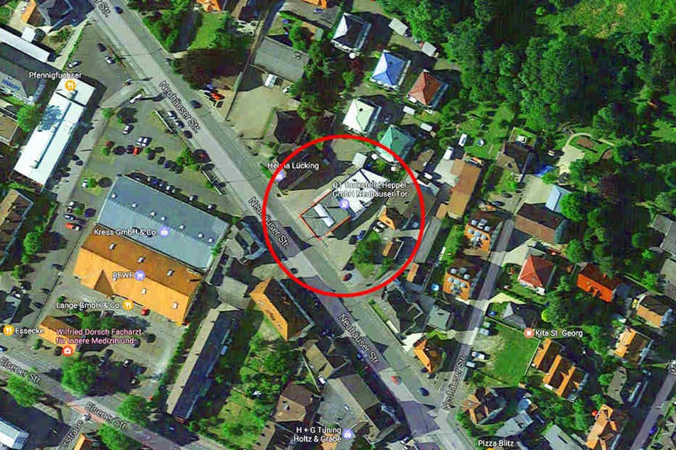 Diese Tankstelle wurde Ziel des bewaffneten und maskierten Räubers.