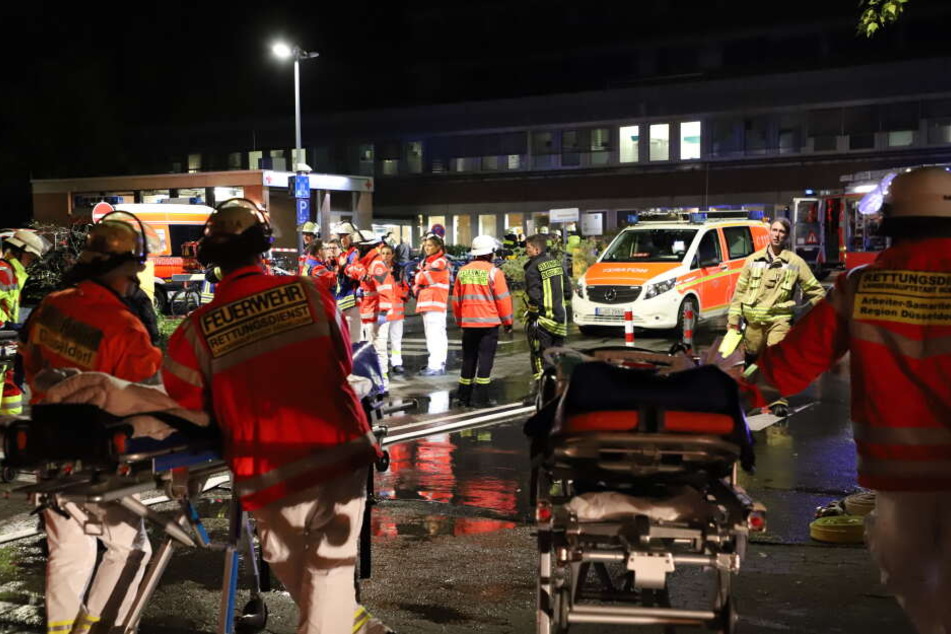 Etliche Patienten mussten gerettet und versorgt werden.