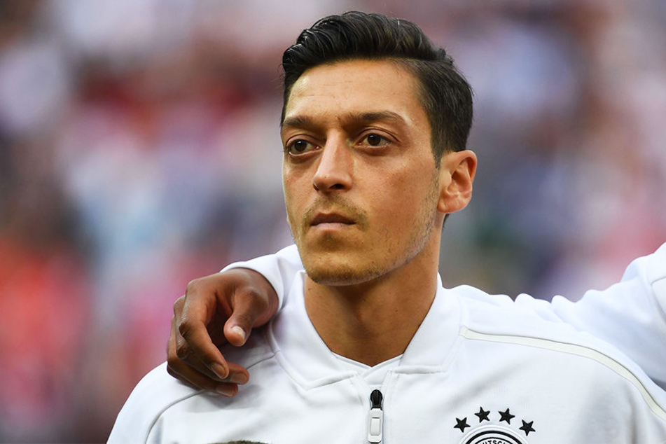 Der DFB bedauert den Ablauf im Fall Mesut Özil (29).