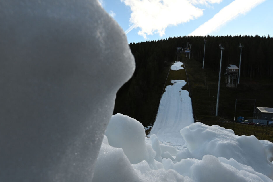 Der Weltcup findet an der Hochfirstschanze in Titisee-Neustadt statt.