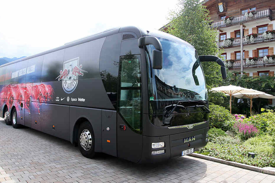 Dynamo hatte RB nahegelegt, mit einem neutralen Bus am Spieltag anzureisen, doch der Brauseklub kommt bereits am Freitag im eigenen Bus.