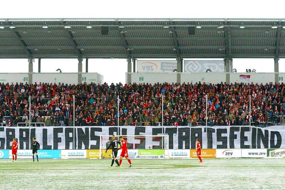 In Zwickau sagten die Fans: "Fußballfans als Staatsfeind Nr. 1".