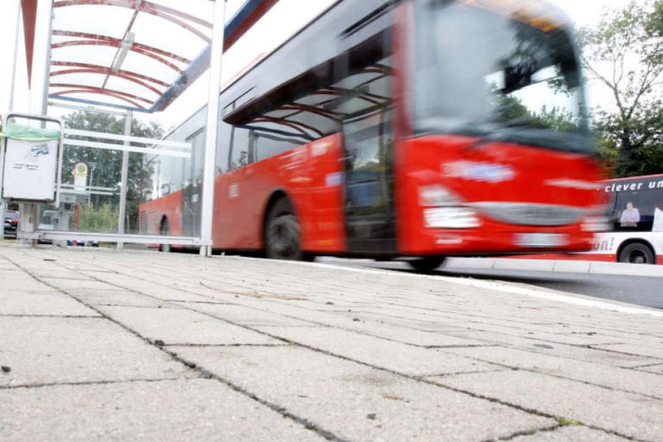 Der Busfahrer fuhr einfach weiter, als ein 12-jähriges Mädchen keinen Fahrausweise vorzeigen konnte.
