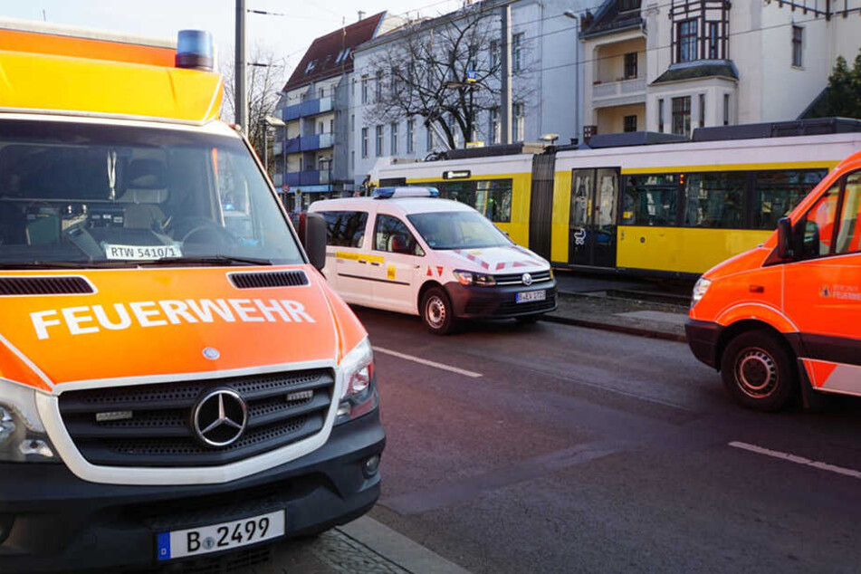 Einsatzkräfte der Feuerwehr und der Polizei waren am Unfallort.