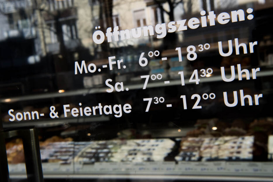 Die Öffnungszeiten einer Bäckerei in München: Die Kläger stören sich daran, dass die Geschäfte am Sonntag geöffnet haben.