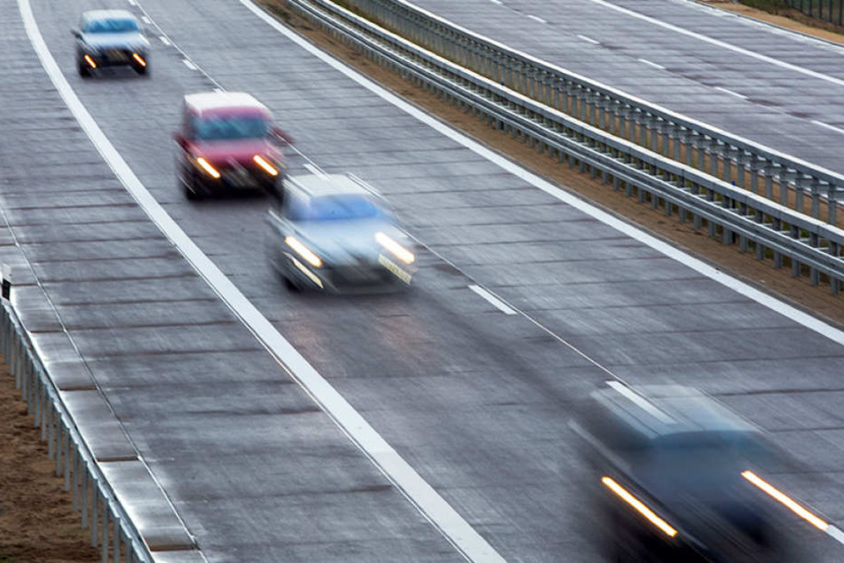 Die 29-Jährige war auf Höhe der Anschlussstelle Nossen-Nord unterwegs, als sie plötzlich von einem VW Golf bedrängt wurde (Symbolbild).