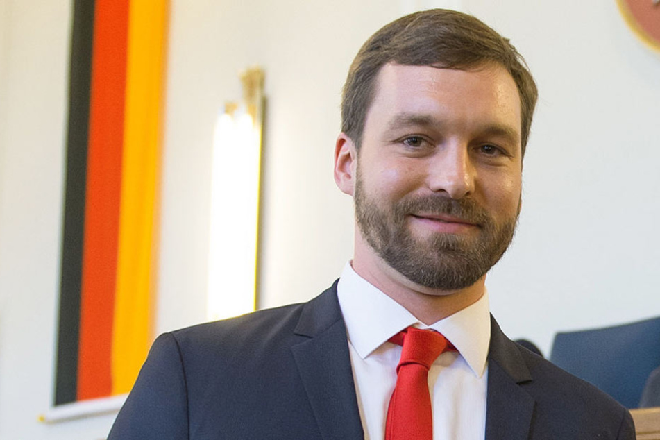 Der Politiker soll betrunken in seinem Auto eingeschlafen sein.